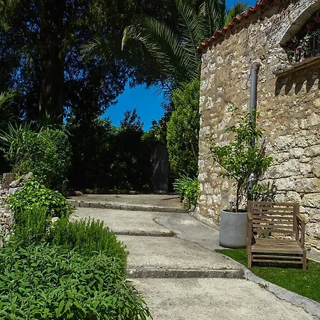 La Bastide De L'empereur Bed & Breakfast