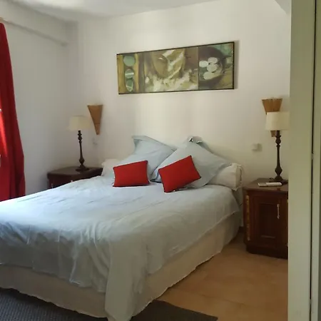 La Bastide De L'empereur Bed & Breakfast