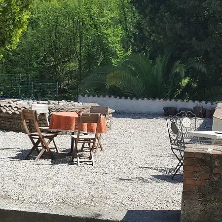 Bed & Breakfast La Bastide De L'empereur